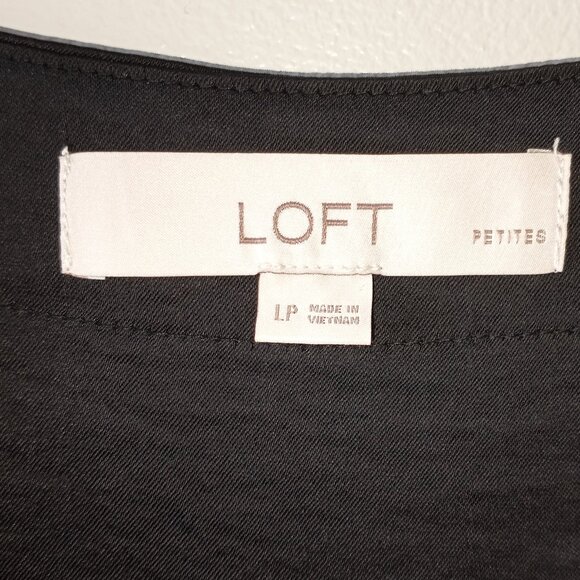 'LOFT' Petites Solid Black Cap Sleeve Faux Satin Top Size LP EUC - Picture 3 of 8